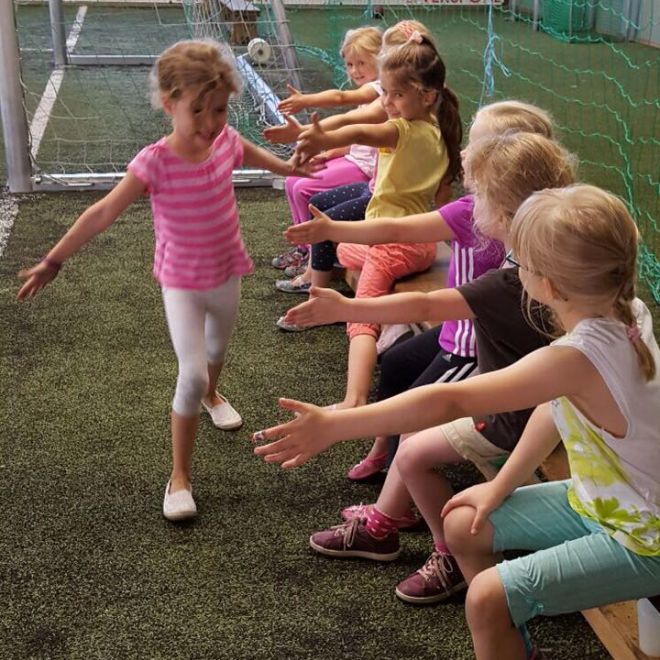 Fußball in der Soccerhalle der DRK-Kindertageseinrichtung Fifikus Altenberge